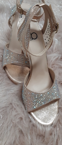 Heels - Picture 1 of 2